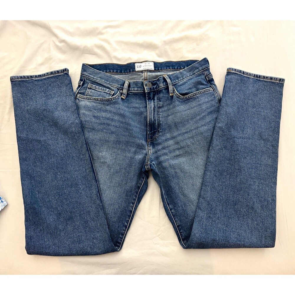 GAP Jeans Men's Blue Denim Straight Fit Medium Wash 5-Pocket Button Zip